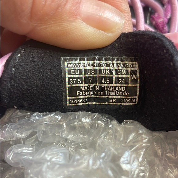 KEEN Women's Pink and Black Sandals - Picture 5 of 8